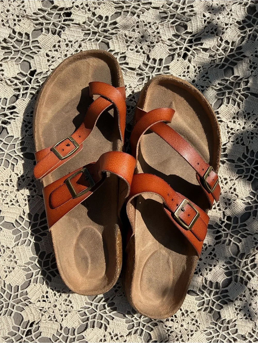 White Mountain Sandals Women's Size 7 Cognac Brown Double Buckle Toe Loop